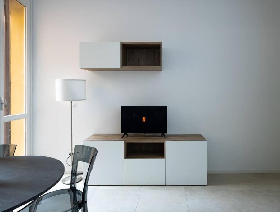 Apartment Isaia - 10 Minutes From Piazza Maggiore Bologna Exterior photo